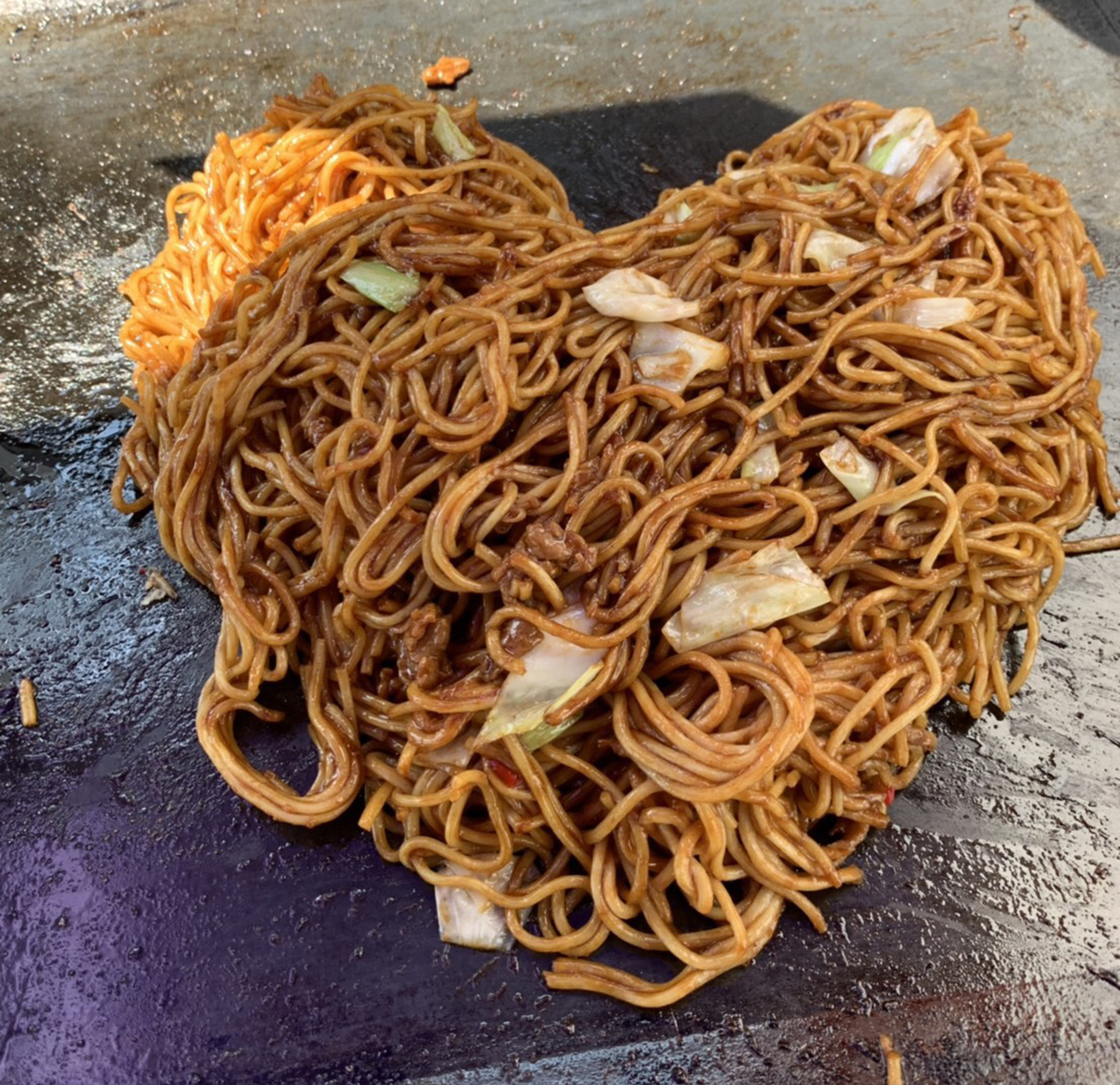 焼きそばも一味ちがう